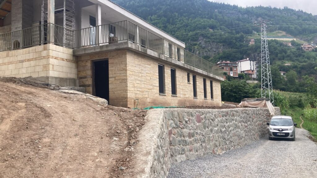 Trabzon Araklı Yaylası Taş Ev